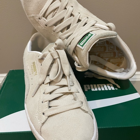 Puma Shoes - Puma Women’s Cream Sneakers